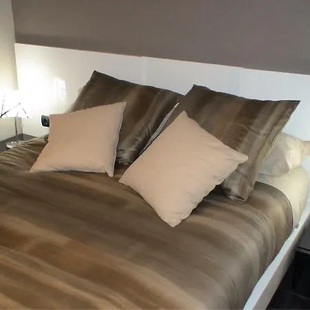 Apartament En Naranja *